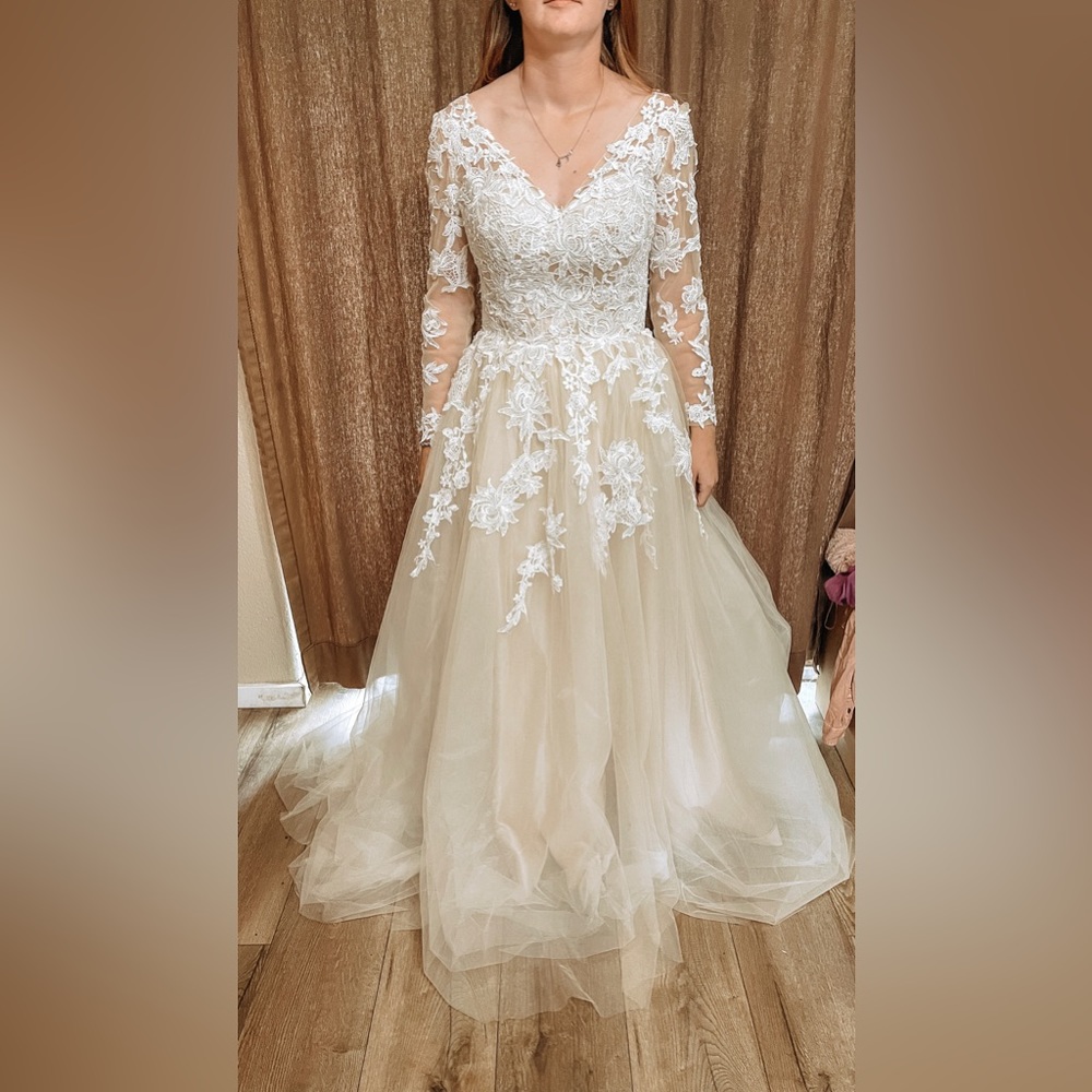 White Lace Vintage Wedding Dress with Cream Accents